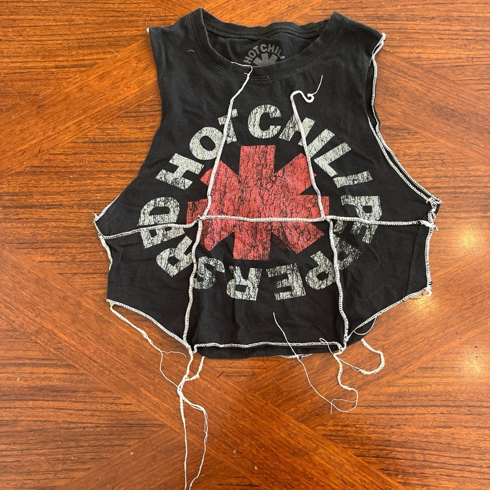 Black Graphic Crop Top